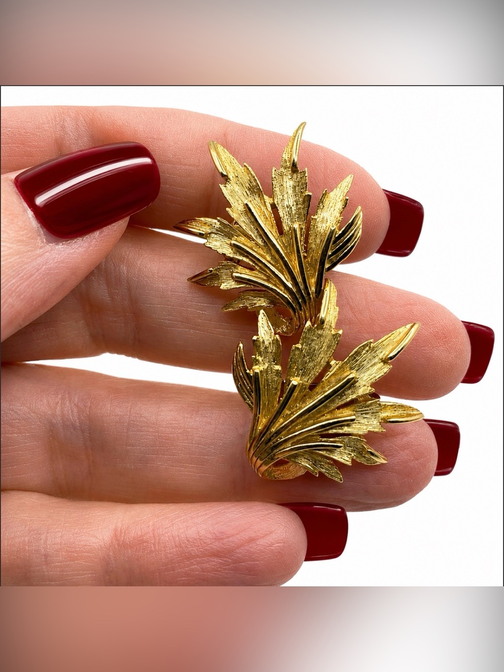 Crown Trifari Signed Leaf Pendant/Brooch & Clip On Earrings SET 50’s Vintage - Picture 3 of 11